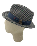 Carica l'immagine nel visualizzatore di Gallery, Cappello pied de poule Alfonso d’Este
